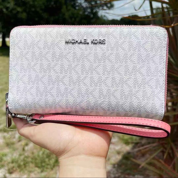 NWT Michael Kors Zip Around Wallet💕Gaby’sBags - Picture 2 of 7
